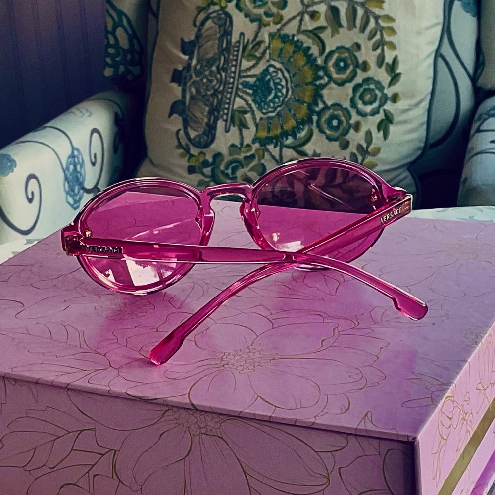 VERSACE MEDUSA TINTED SUNGLASSES - Picture 8 of 11